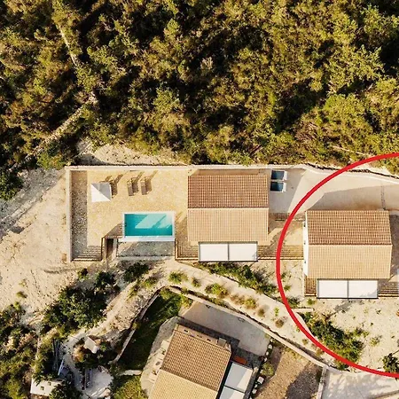 Hill View Ena Вилла