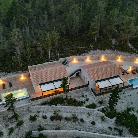 Вилла Hill View Ena