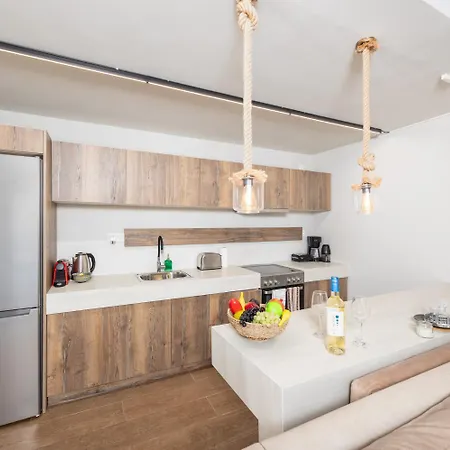 Hill View Ena * Chourdatika